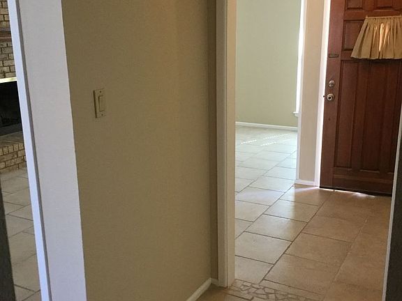 3rd image of 4800 Dentcrest Dr