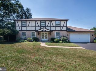 490 Meridian Ln, York, PA