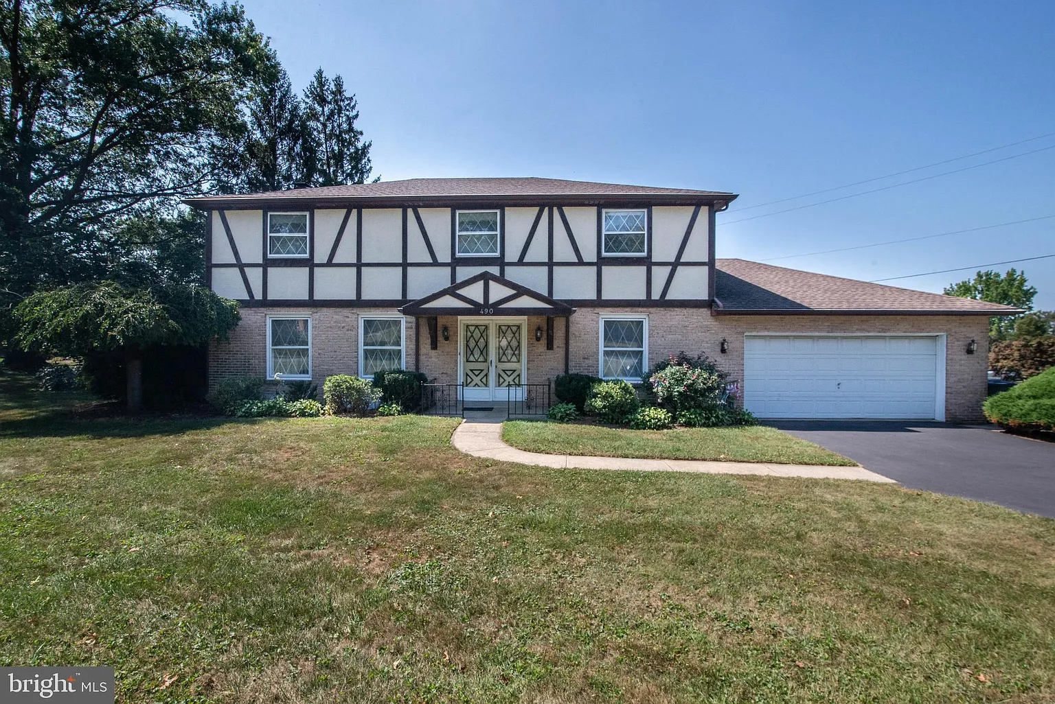 490 Meridian Ln photo 1