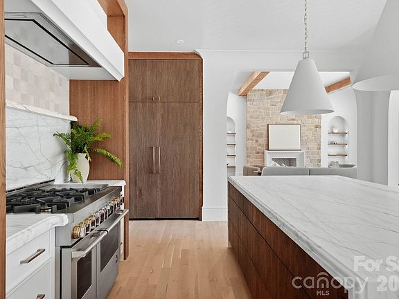 4th image of 110 Hunter Ln
