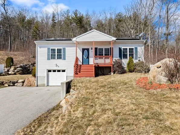 107 Cournoyer Blvd, Southbridge, MA 01550