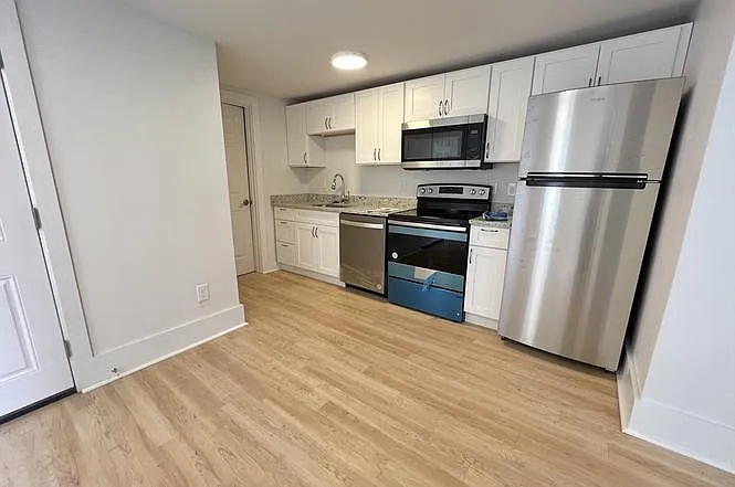148 Florence St #1 — Photo 1