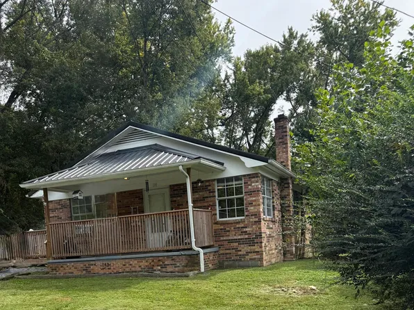 114 E Rochester Ave, Middlesboro, KY 40965