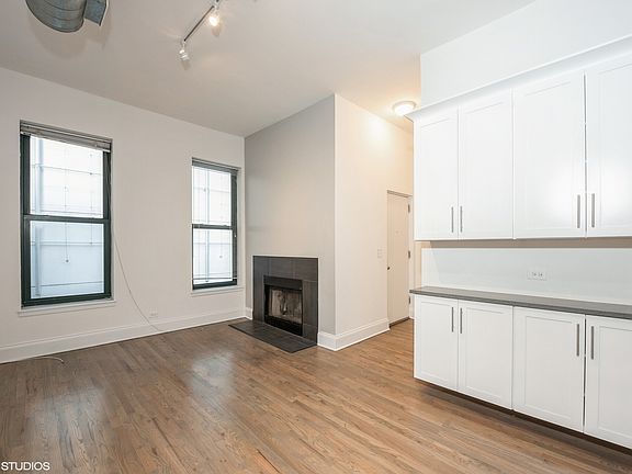 4th image of 803 N Wabash Ave #3E