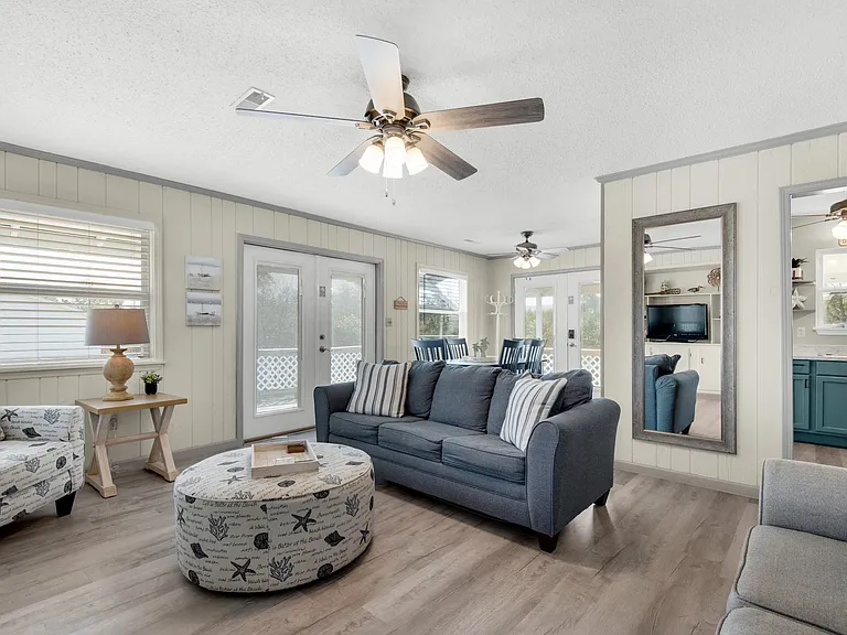301 Chelsea Dr — Photo 34