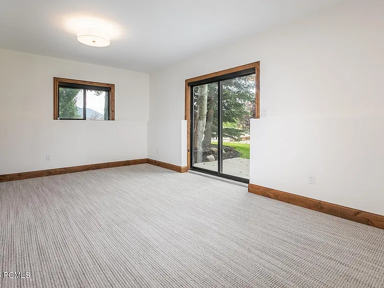 8766 N Daybreaker Dr — Photo 35