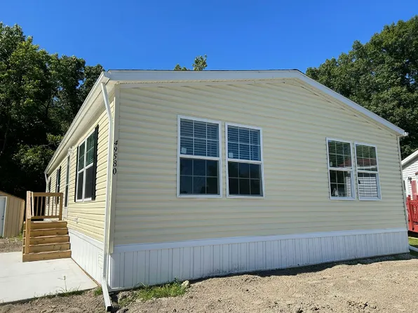 49580 Linden St #129, Plymouth, MI 48170