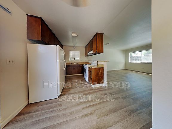 5th image of 3261 La Canada Dr APT 8