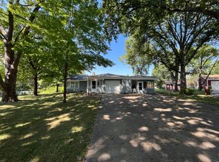 2800 E 28th St S, Independence, MO 64057