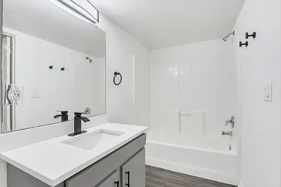 Palm Square 630 - 630 — Photo 2