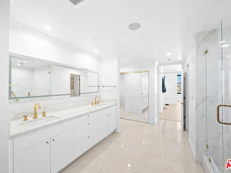 10724 Wilshire Blvd #Penthouse 1505 — Photo 30