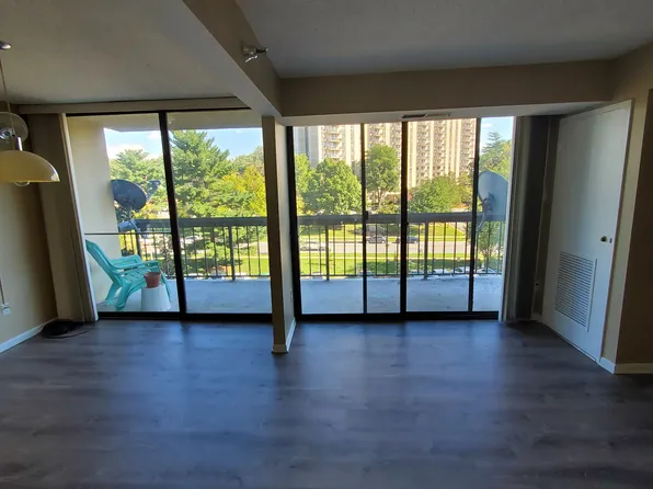 7401 Westlake Ter APT 403, Bethesda, MD 20817