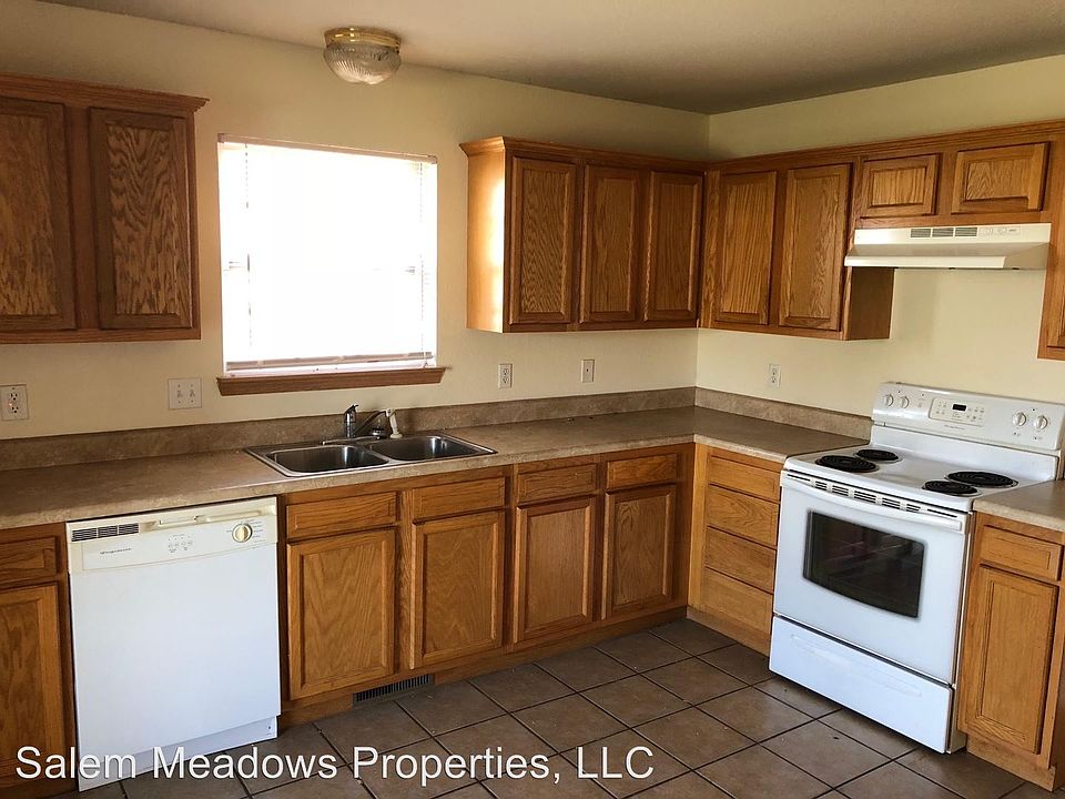 2nd image of 3449 S Glen View Ave