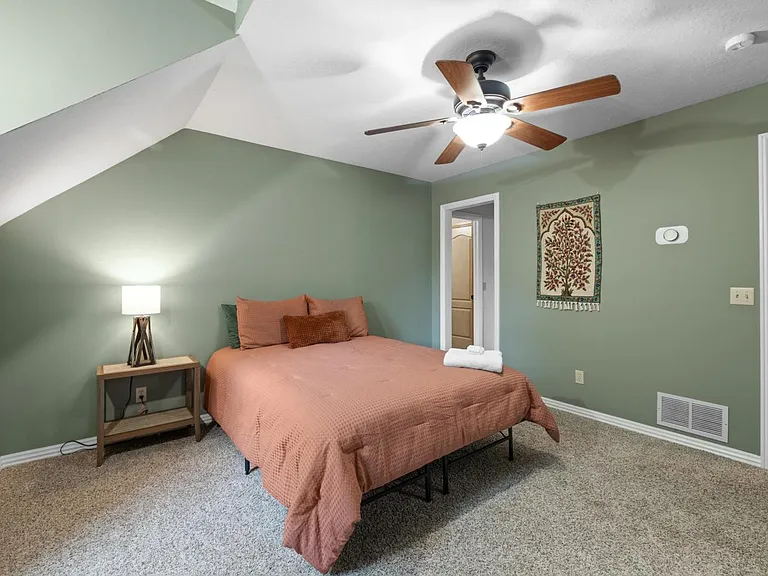 1704 Granada Dr — Photo 15