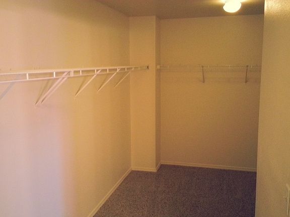 4th image of 573 S Olive Pl