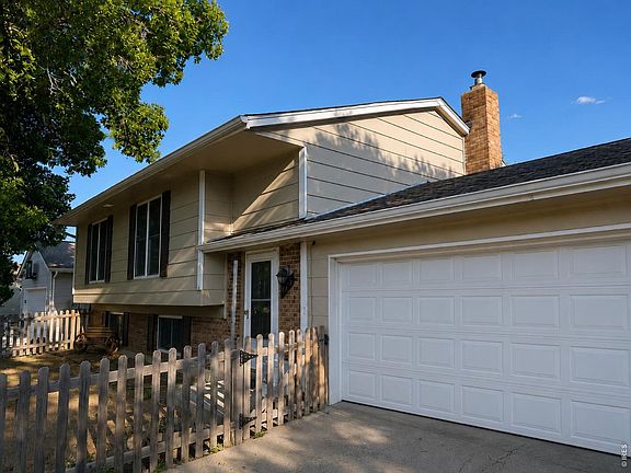 2nd image of 425 Towhee St