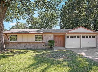 1012 Waverly Dr, Arlington, TX 76015