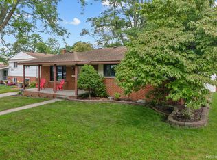 2247 Wilshire St, Westland, MI 48186