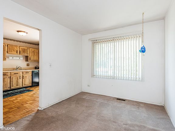 4th image of 166 Greenway Dr