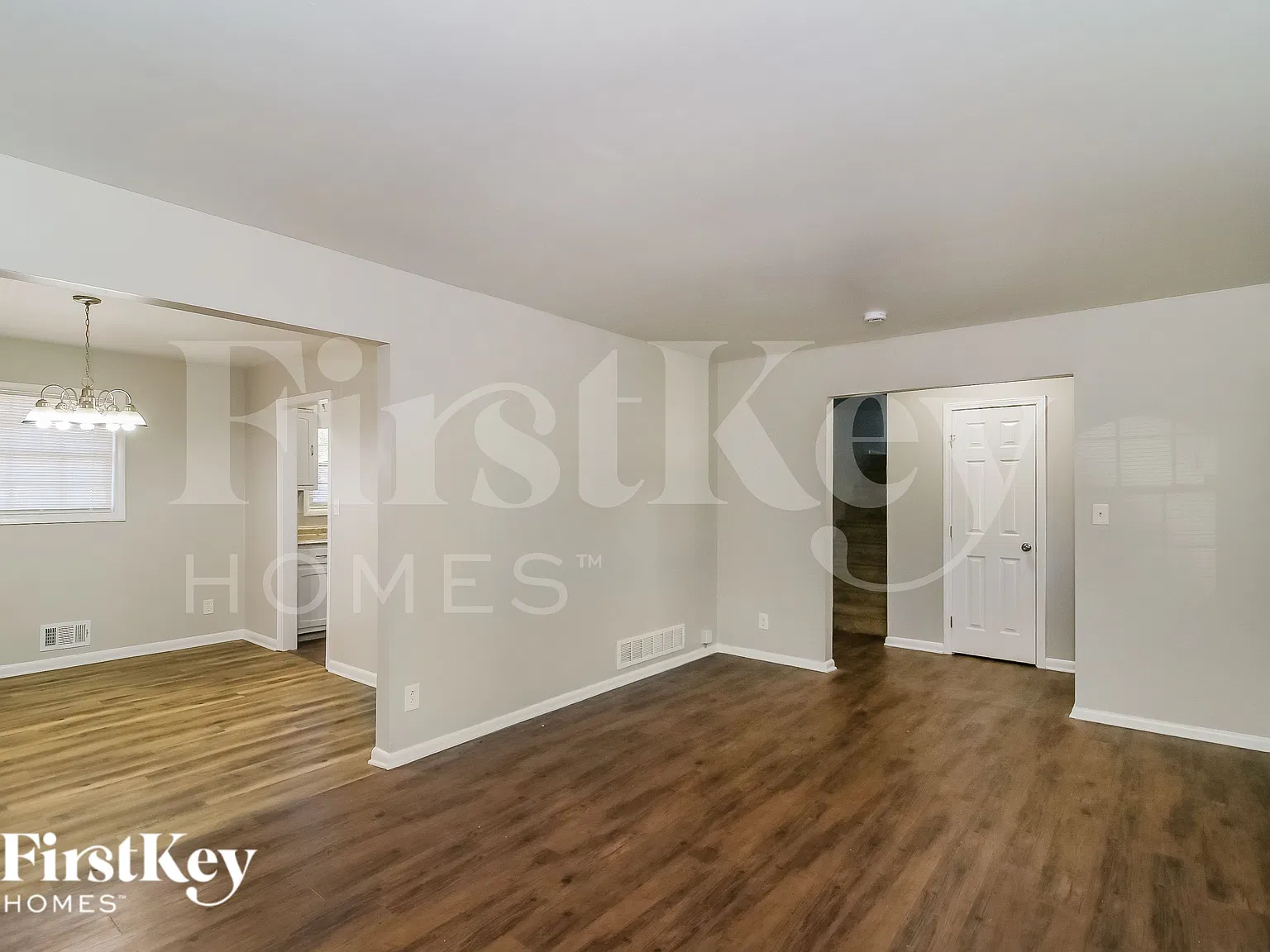5 bed, 2.5 bath, 2000 sqft, $2,120 — Photo 3