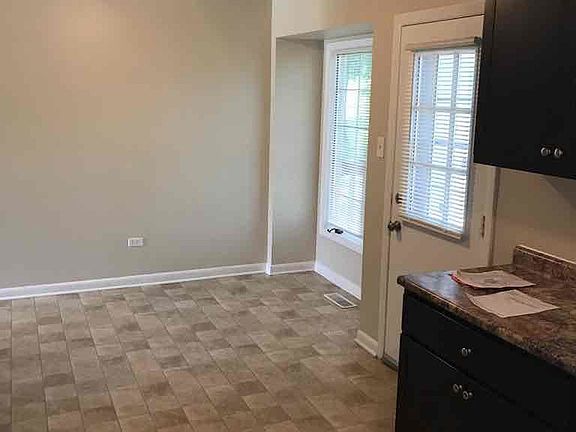 5th image of 22534 Pleasant Dr