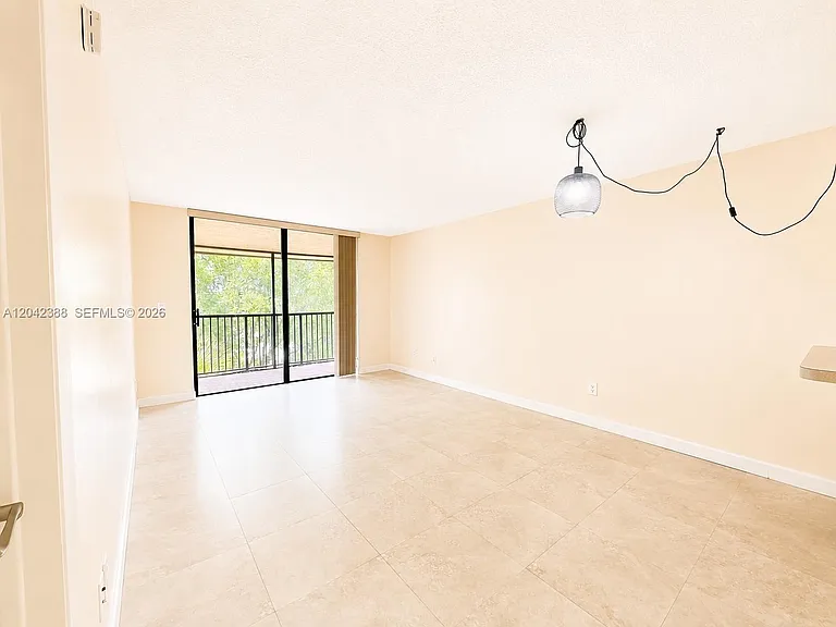 14421 N Kendall Dr #0 — Photo 9