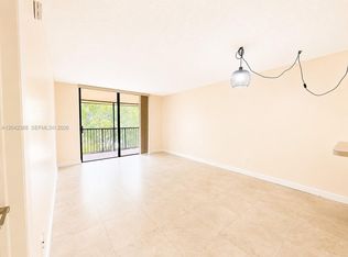 14421 SW 88th St #4, Miami, FL 33186