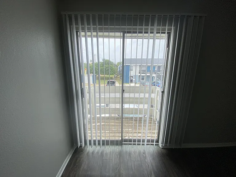 Edinburg Place Apartments — Photo 31
