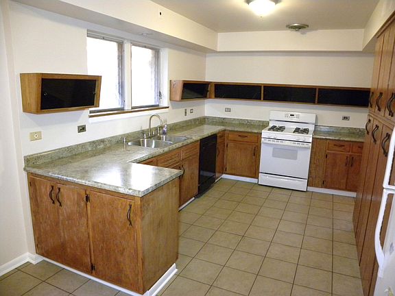 3rd image of 7929 Karlov Ave APT 2