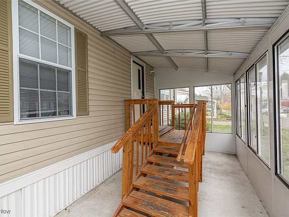 4th image of 8 Maple Dr
