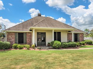 9803 Belle Place Dr, Maurice, LA 70555