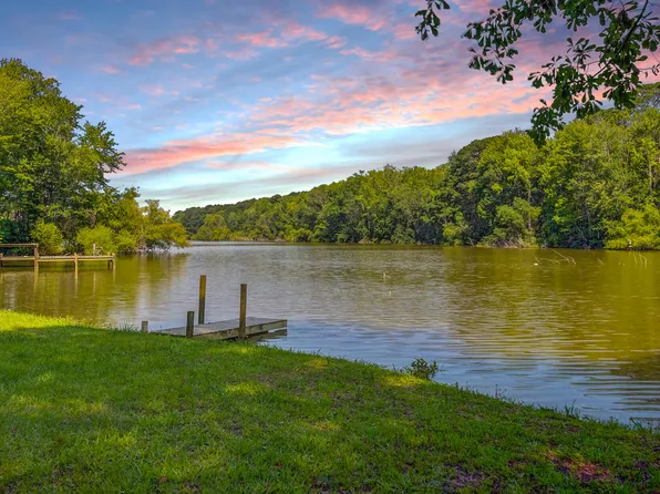 132 Ash Hill Dr, Eutawville, SC 29048