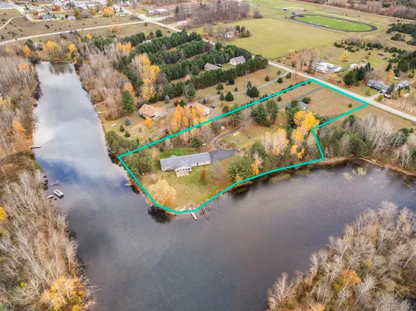 894 S 1st St, Buckley, MI 49620