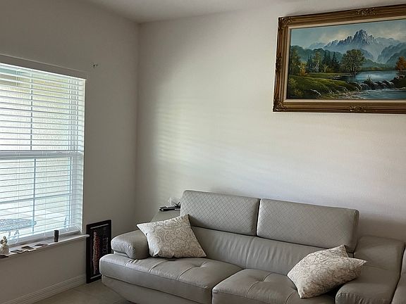 4th image of 4013 Chadwick Ave #18196