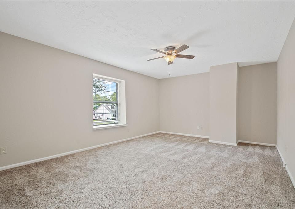 1st image of 208 Normal Park Dr