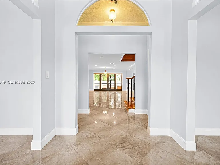 1067 SW 92nd Ave — Photo 3