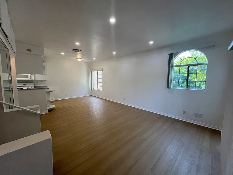 1431 S Shenandoah St #4 — Photo 2