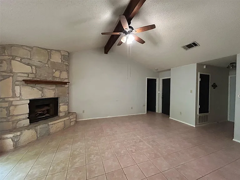 7316 Lake Charles Dr — Photo 4