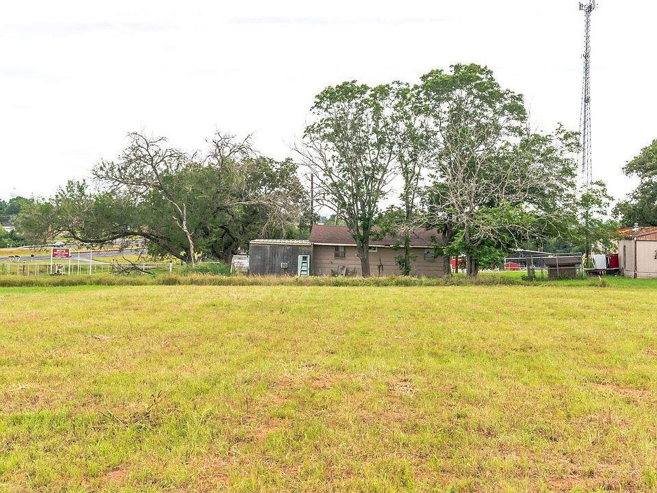1st image of 204 Hummingbird Lane