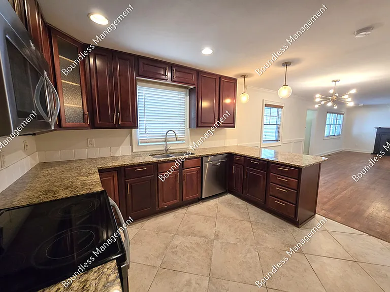 2533 Sylvan Rd — Photo 5