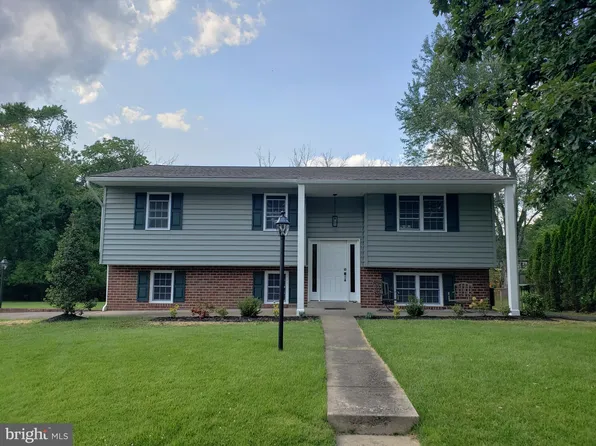 137 Bluejay Rd, Chalfont, PA 18914