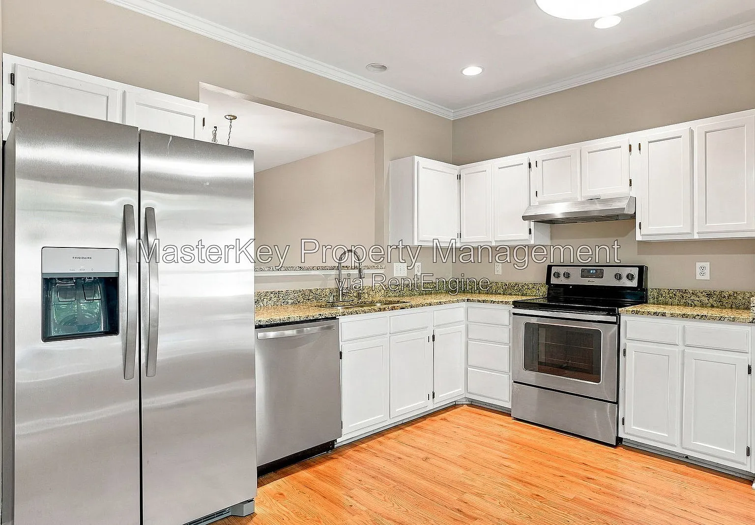 3 bed, 2.5 bath, 2470 sqft, $2,395 — Photo 3