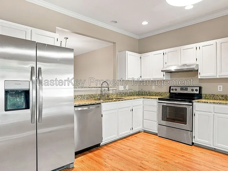217 Riverwalk Cir — Photo 3