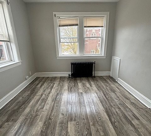 4th image of 1923 Clark St #10920674
