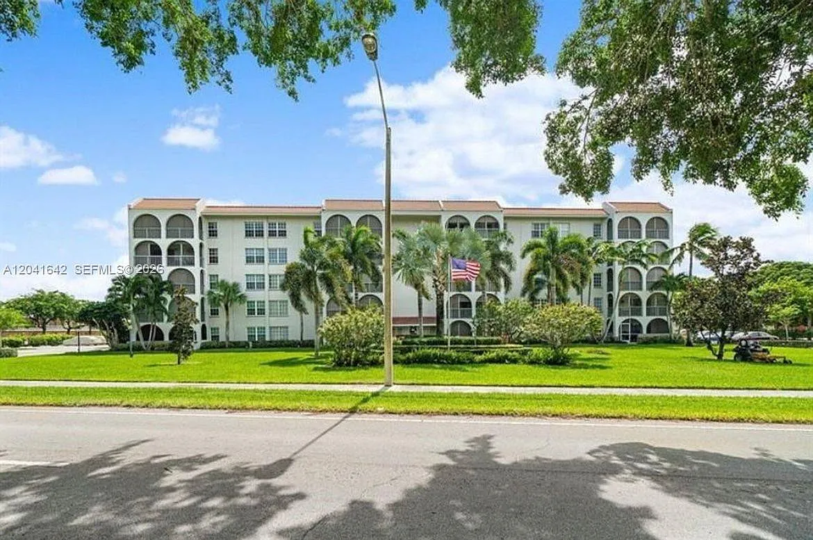 Tierra Del Sol Condo — Photo 1