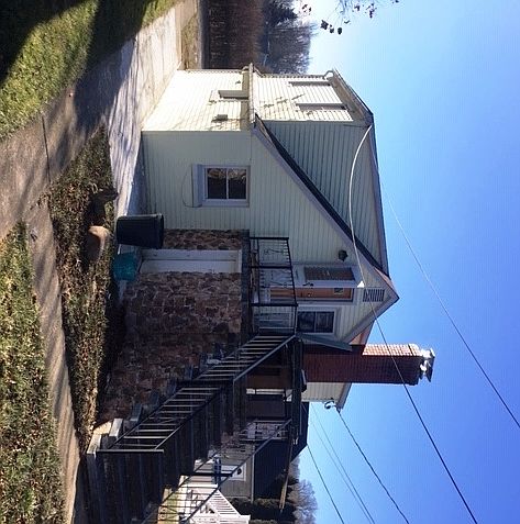 2nd image of 1730 Graham St