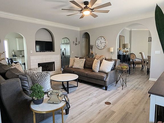 4th image of 220 High Ridge Dr