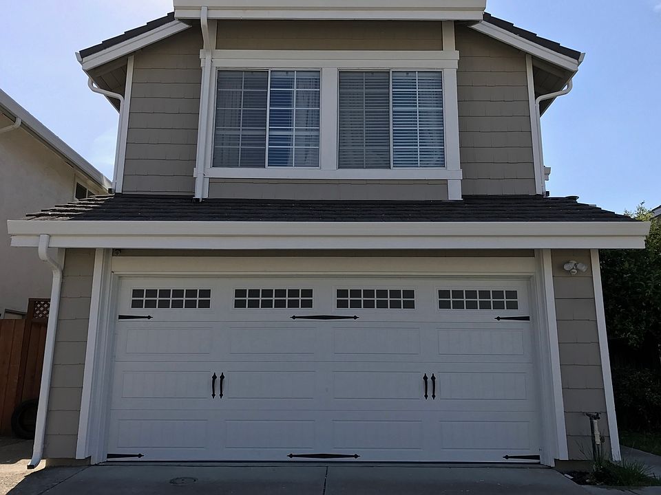 1st image of 823 Mary Caroline Dr
