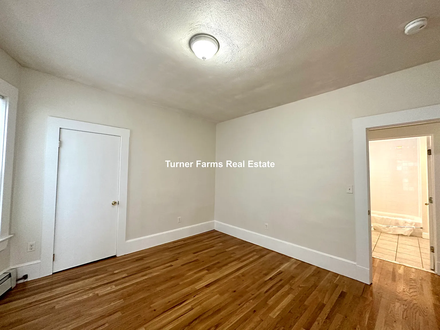 4 bed, 9999 sqft, $3,600 — Photo 4