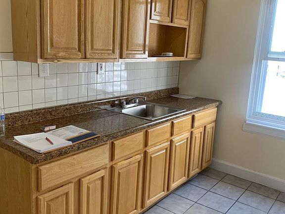 4th image of 54 Fairview St #3